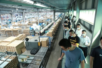智能制造近距離 8月28日，30余位企業管理人走進九牧探尋轉型新路徑
